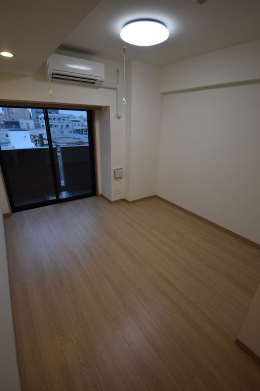 居室・リビング　☆明るい洋室☆