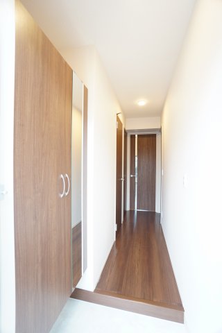 玄関　※同物件・同タイプの写真です。