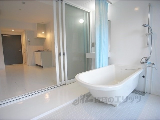 バス・シャワールーム　感動的空間！リゾートホテルンのようです。