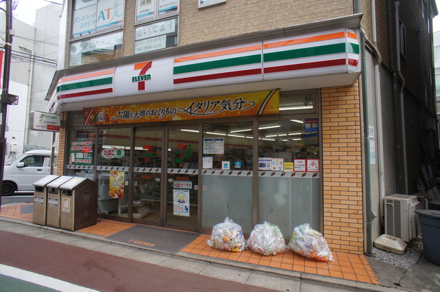コンビニ　セブンイレブン世田谷下高井戸店（コンビニ）まで185m
