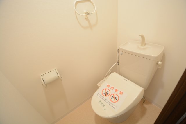 トイレ　温水洗浄便座付きでおすすめです！