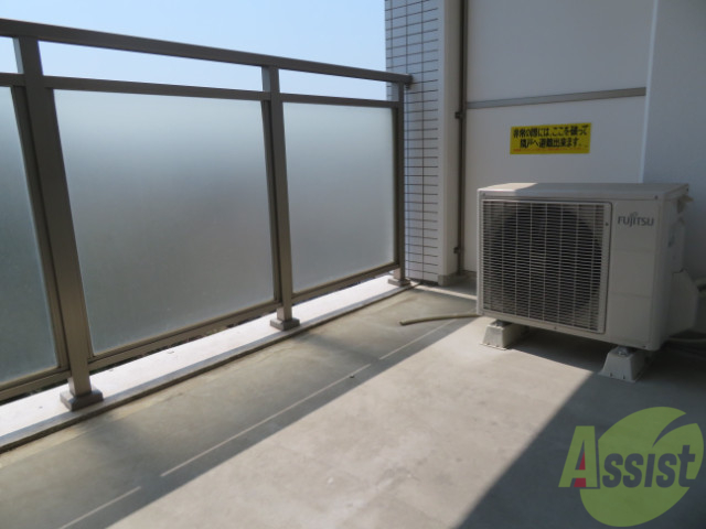 バルコニー　陽当たりも良いので洗濯物もすぐ乾きます。