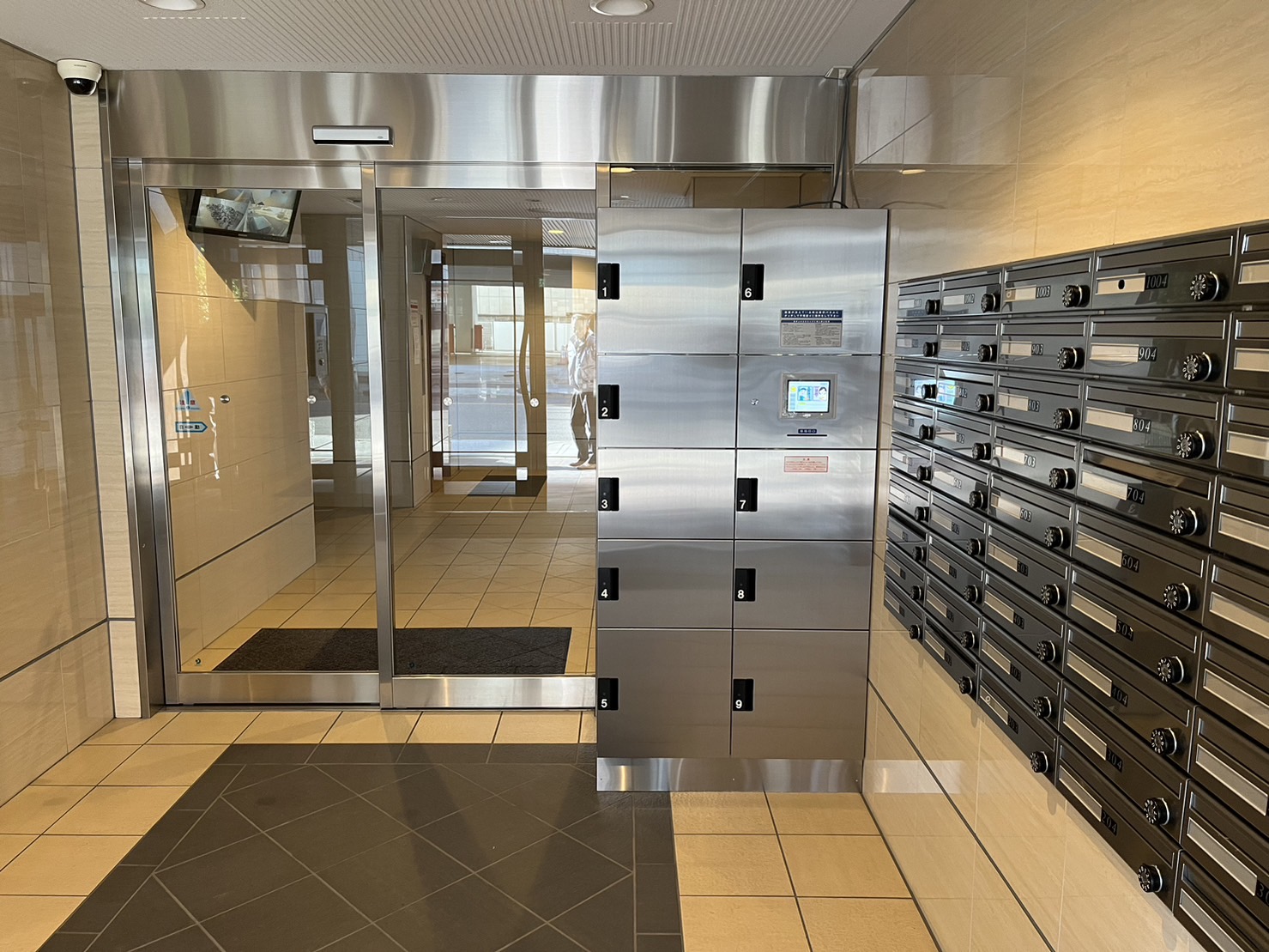 ロビー　宅配BOX