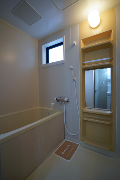 バス・シャワールーム　同じ建物の別なお部屋