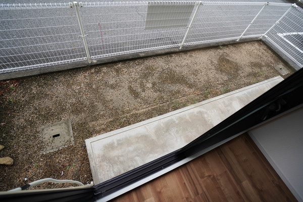 庭　２階はバルコニー