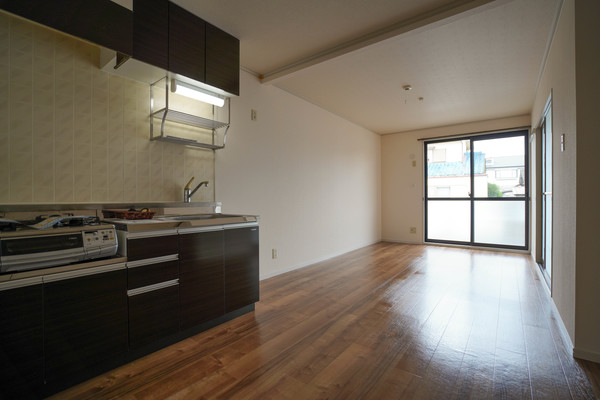 居室・リビング　同じ建物の別なお部屋