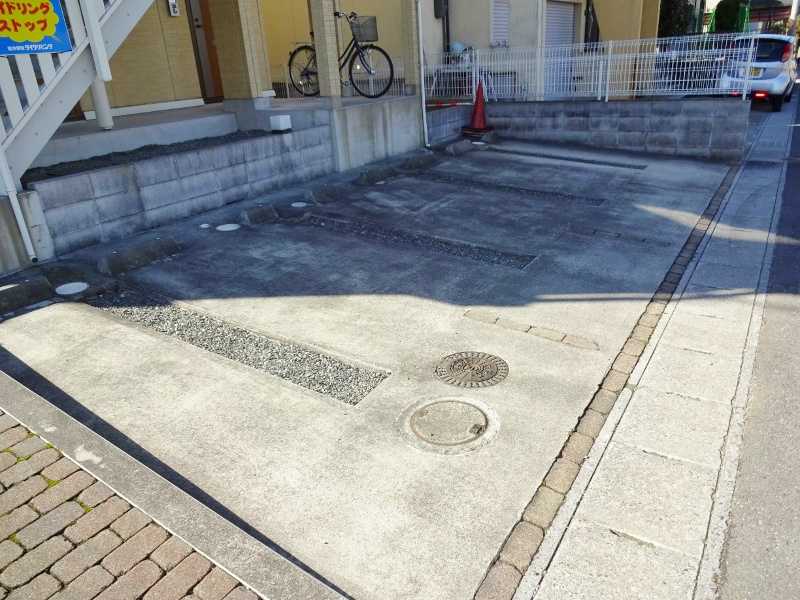 駐車場　駐車場