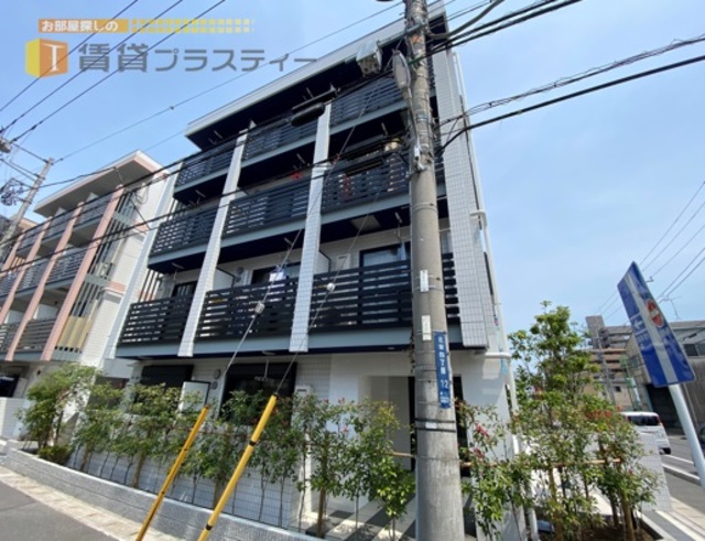 建物外観　ツートンカラーでシックな外観がお洒落です。