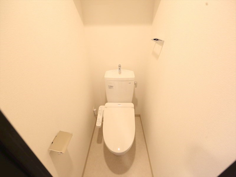 トイレ　温水洗浄暖房便座付トイレ