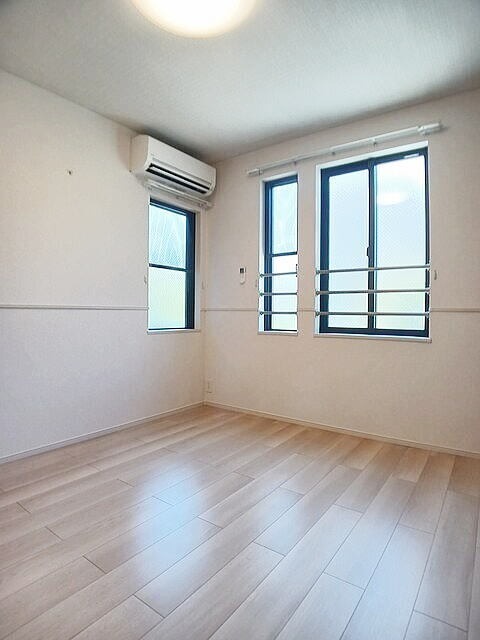 居室・リビング　同型参照