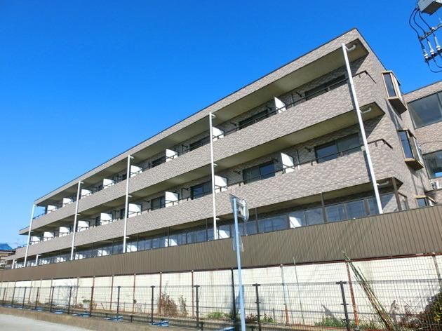 建物外観　前面に建物が無いので日当たり良好