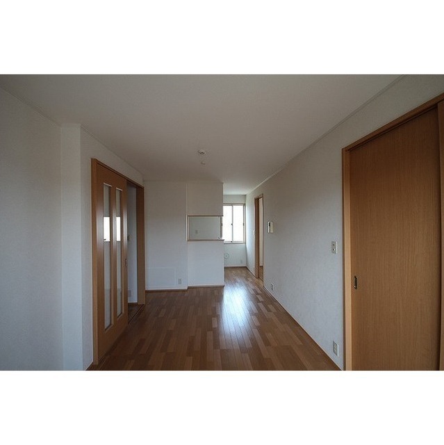 居室・リビング　同タイプの部屋となります