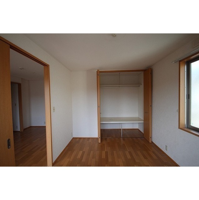 居室・リビング　同タイプの部屋となります