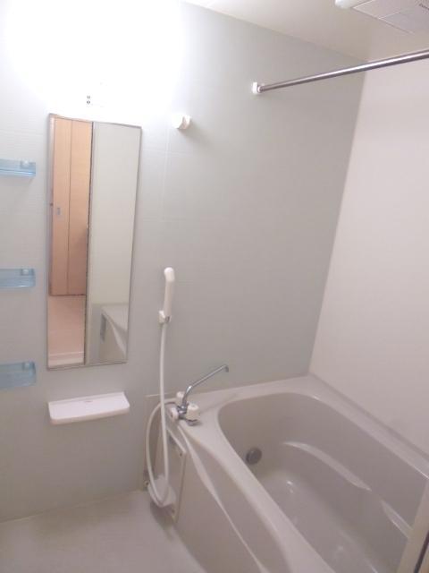 バス・シャワールーム　バスルーム