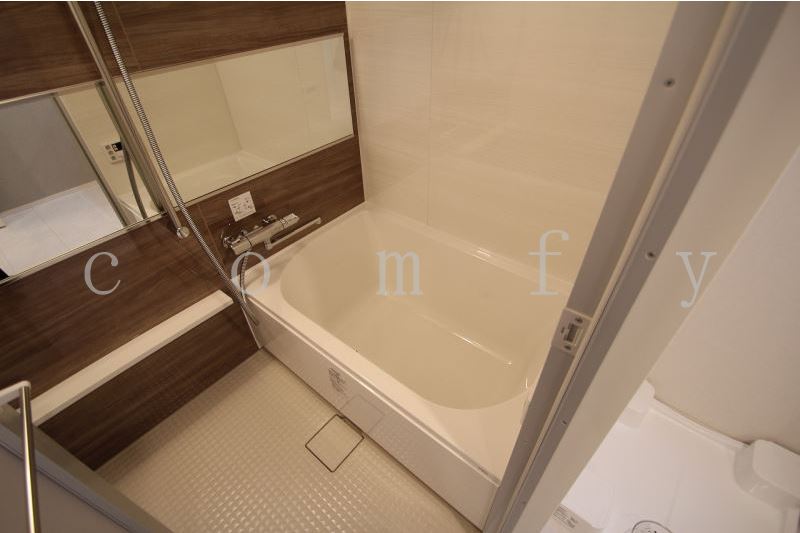 バス・シャワールーム　浴室乾燥機付きバス