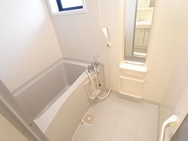 バス・シャワールーム　ゆったりバスルーム