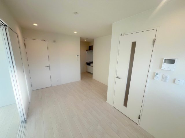 居室・リビング　明るく広々としたリビングです。