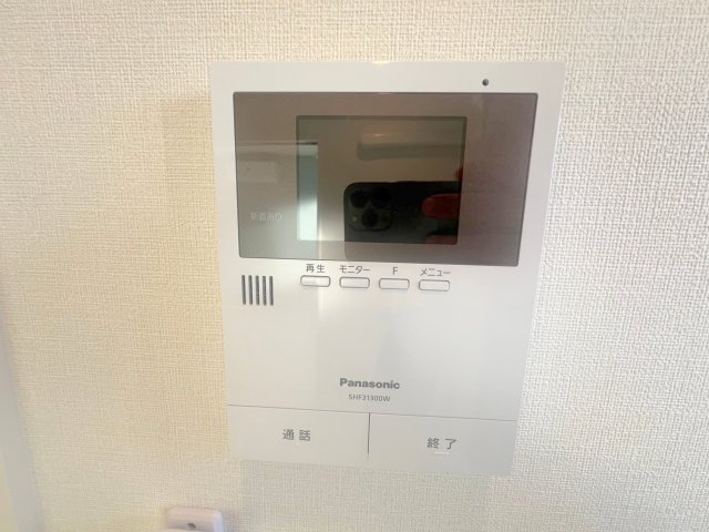 セキュリティ　TVモニターホンで来客が誰か確認してから開けて下さいね