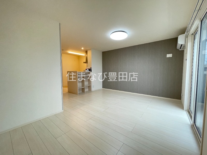 居室・リビング　別部屋写真