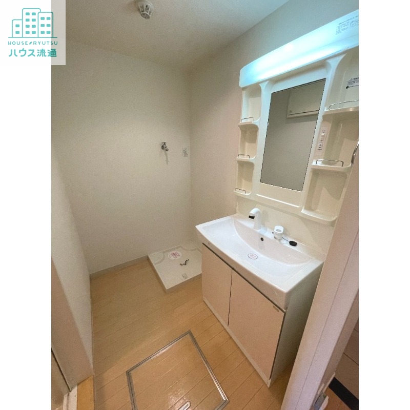 洗面設備　※別号室の写真になります。