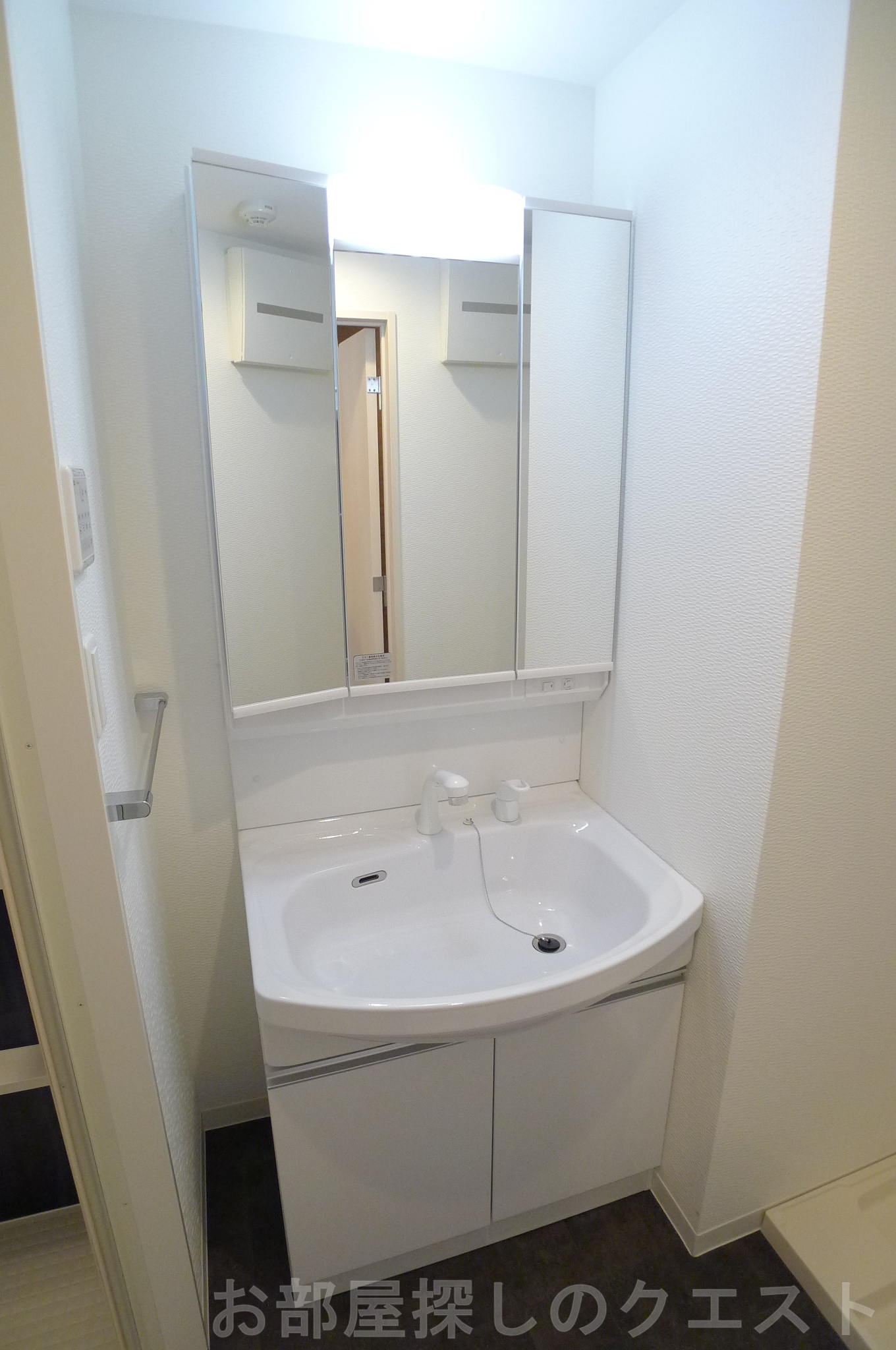 洗面設備　（写真は同タイプ）