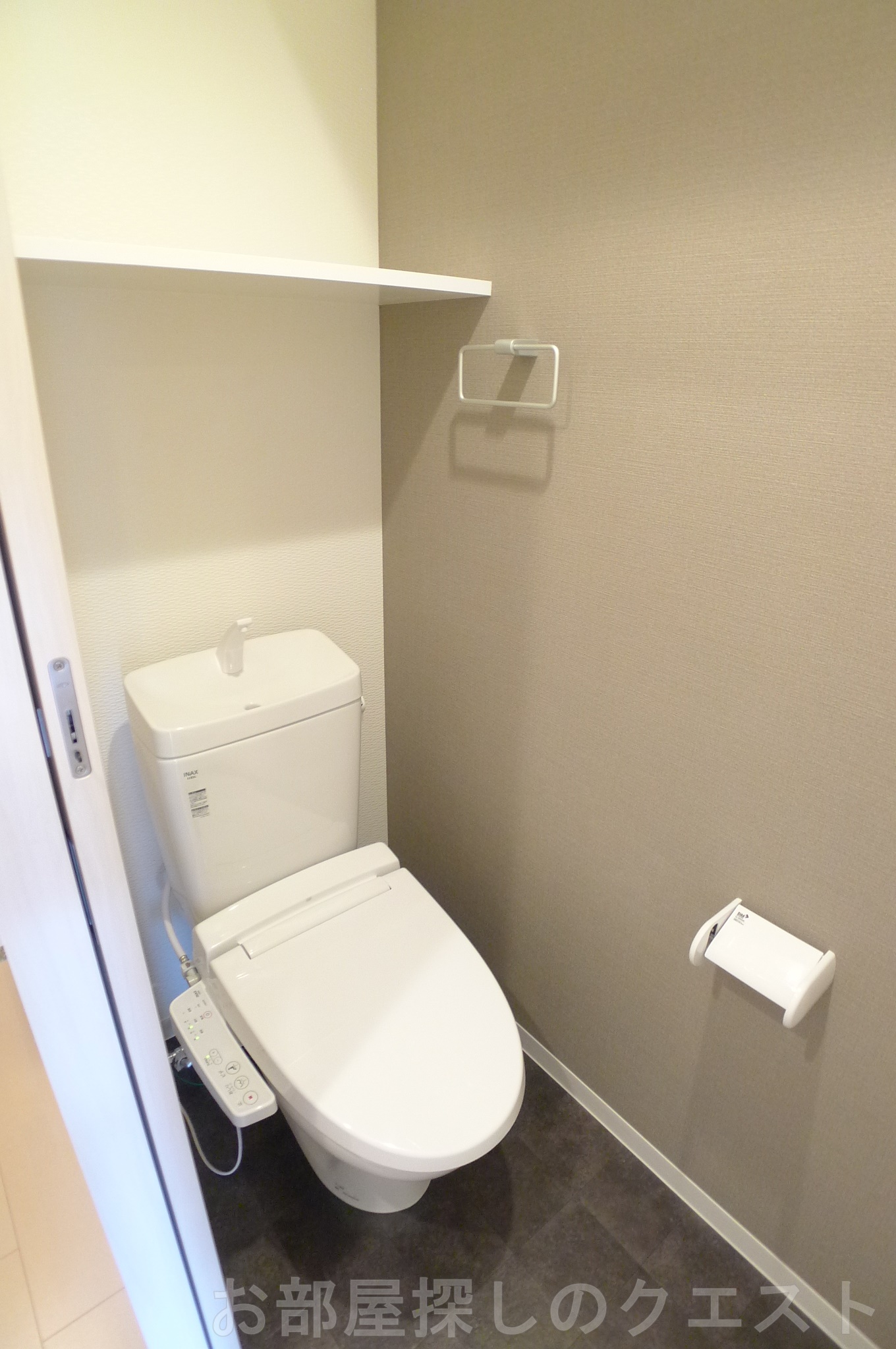 トイレ　（写真は同タイプ）