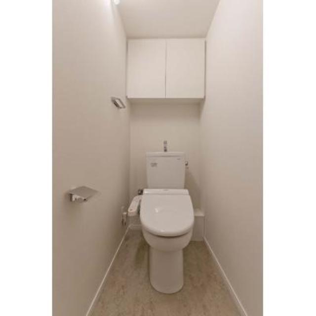 トイレ　※写真は同タイプ住戸です。