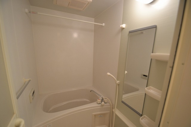 バス・シャワールーム　お問合せはシティホーム海田センター　082-821-2227