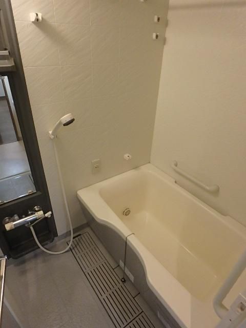 バス・シャワールーム　日々の疲れを癒すお風呂付です