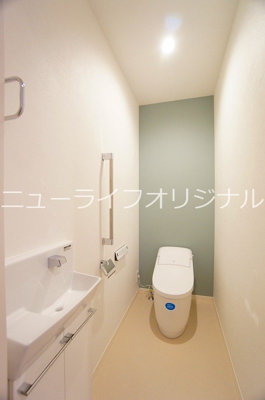 トイレ　毎日使うものだから、人に優しく清潔な温水洗浄機能付きトイレ