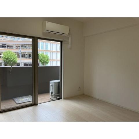 居室・リビング　室内