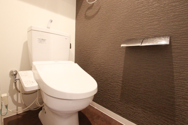 トイレ　※別室の参考写真の為、現況優先です。