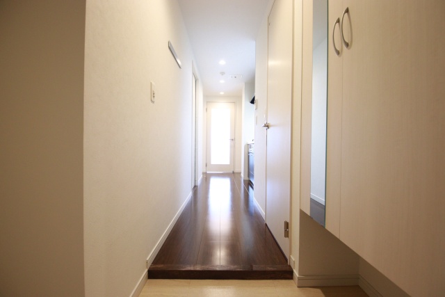 玄関　※別室の参考写真の為、現況優先です。