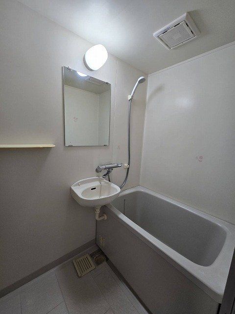 バス・シャワールーム　バス