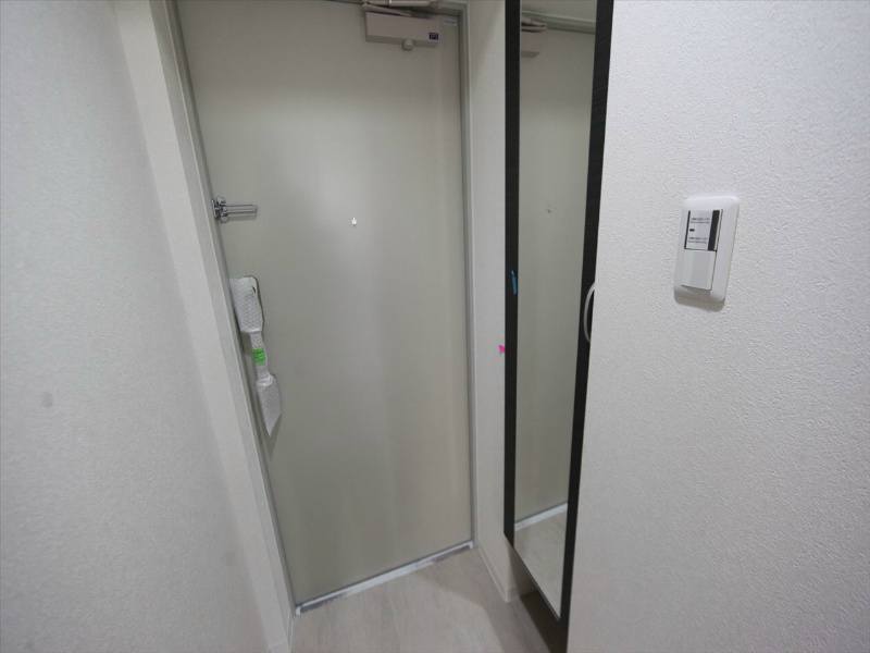 玄関　玄関　シューズボックス付（収納充実してます）