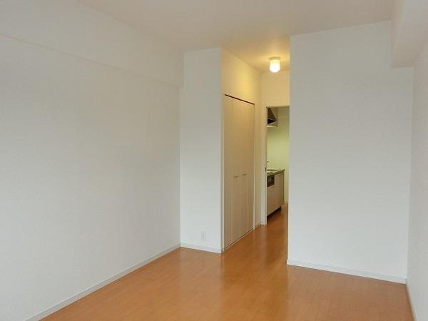 居室・リビング　広々とした洋室！