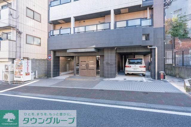ロビー　駐車場