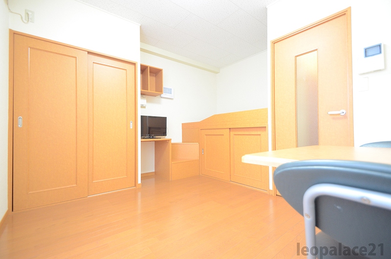 居室・リビング　同タイプの物件写真になります。