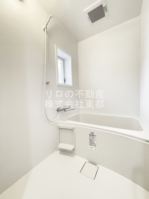 バス・シャワールーム　バスルームは浴槽付なので、ゆったり湯船につかれますね♪