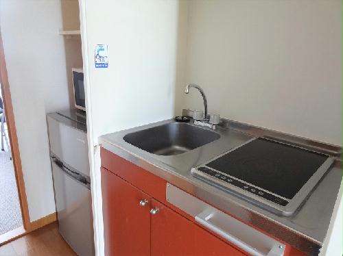 キッチン　備品設置状況や仕様は号室等により異なります。