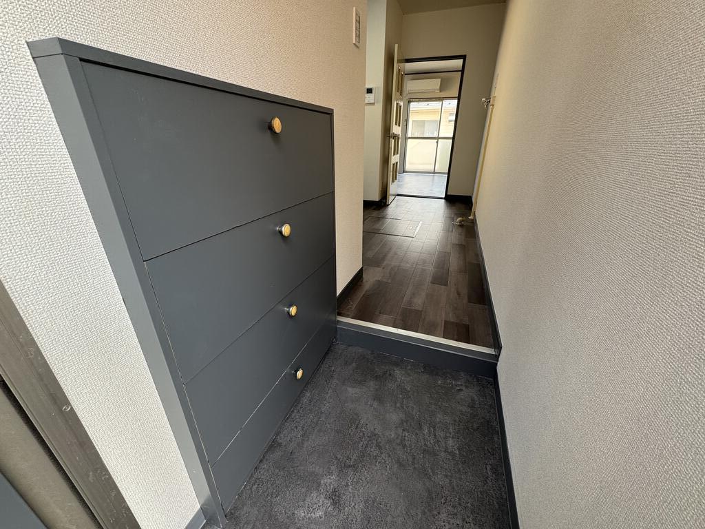 玄関　下駄箱があると便利ですね☆