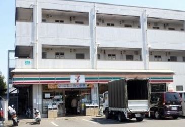 コンビニ　セブンイレブン（コンビニ）まで350m