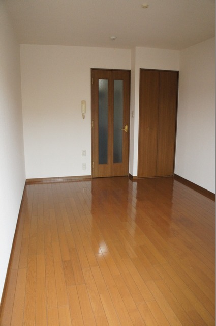 その他部屋・スペース　洋室７．５帖と広めのお部屋です♪