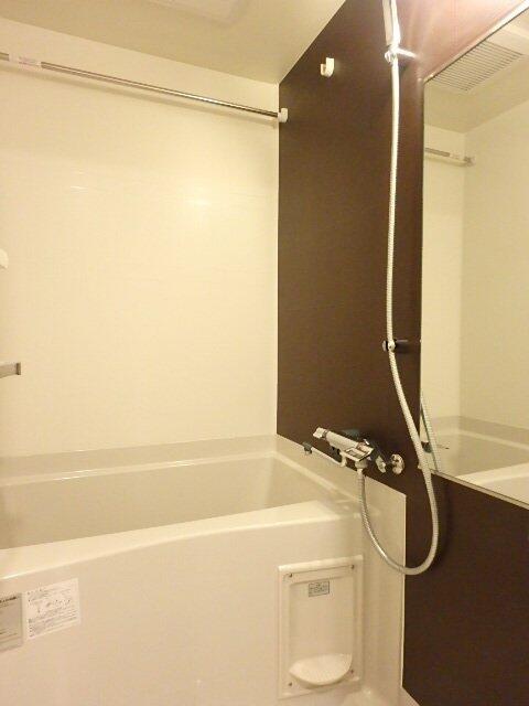 バス・シャワールーム　浴室乾燥機付きバス