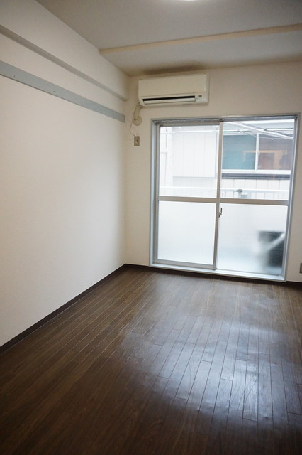 居室・リビング　洋室６畳　＊前回募集時の写真です