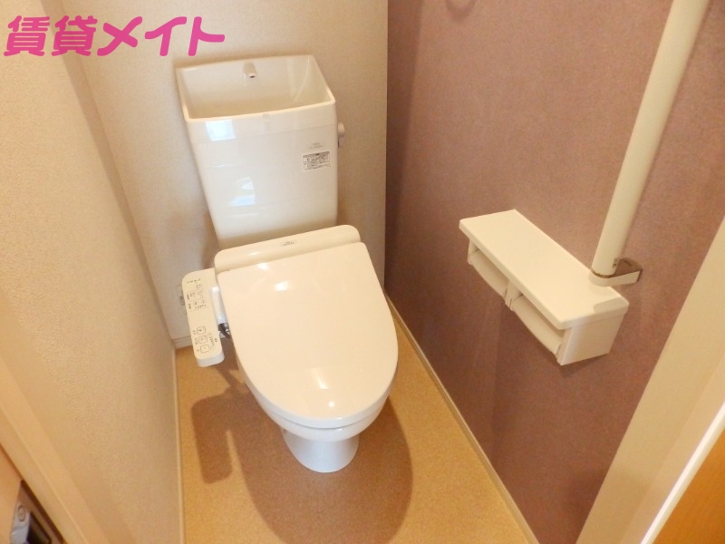 トイレ　同型参考写真