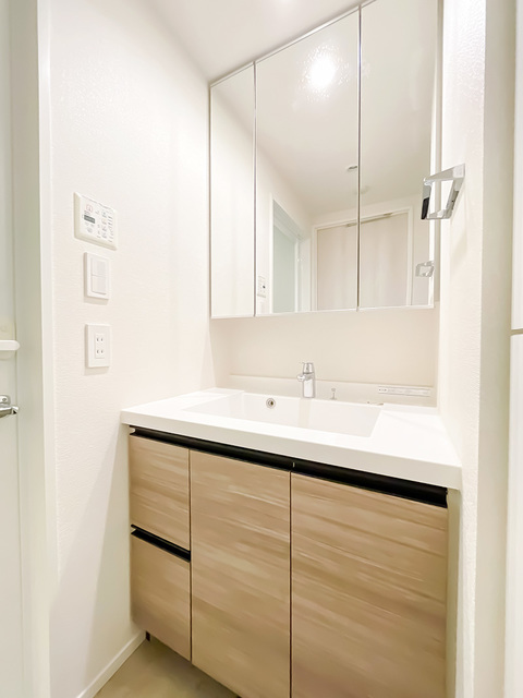 洗面設備　※写真は同タイプ住戸です。