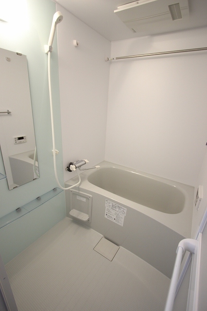 バス・シャワールーム　同物件別号室です。