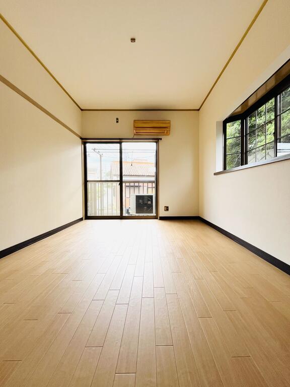 居室・リビング　洋室6帖　エアコン、収納付き