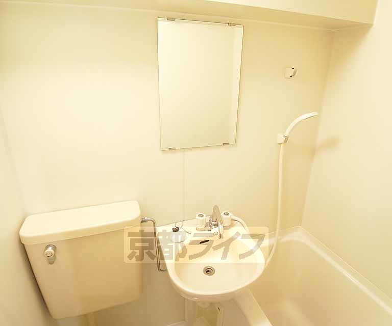 洗面設備　ユニットバスです。